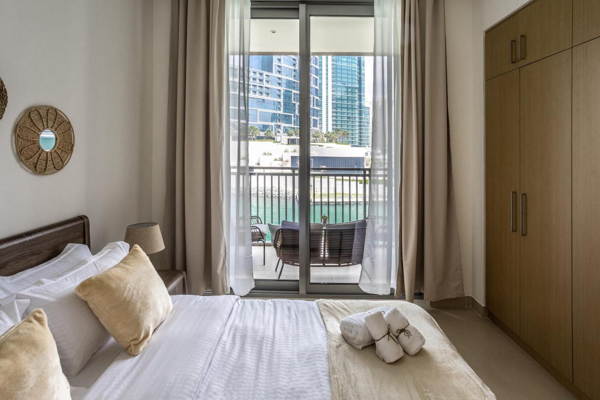 Waves Holiday Home - Waterfront Apartment With Breathtaking Sea Views Dubai Exterior photo