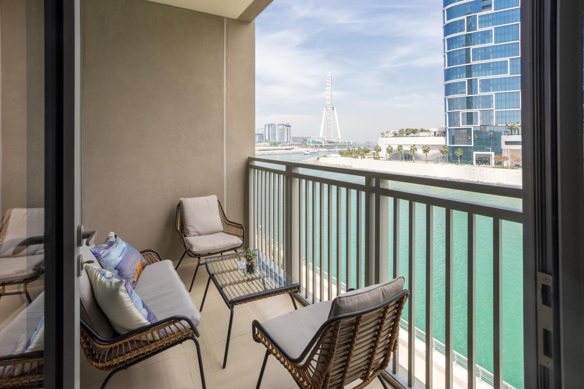 Waves Holiday Home - Waterfront Apartment With Breathtaking Sea Views Dubai Exterior photo
